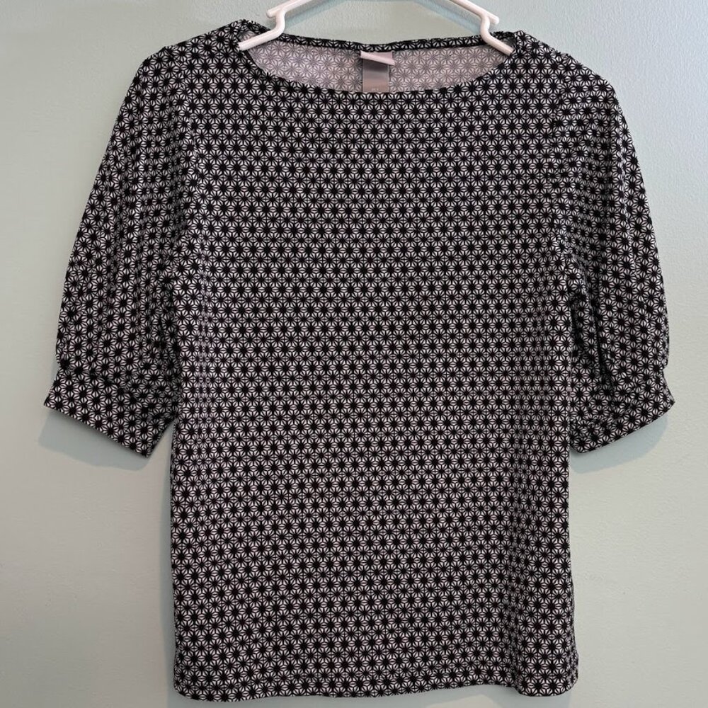 Super Cute Short Sleeve Black and White Geometric Top